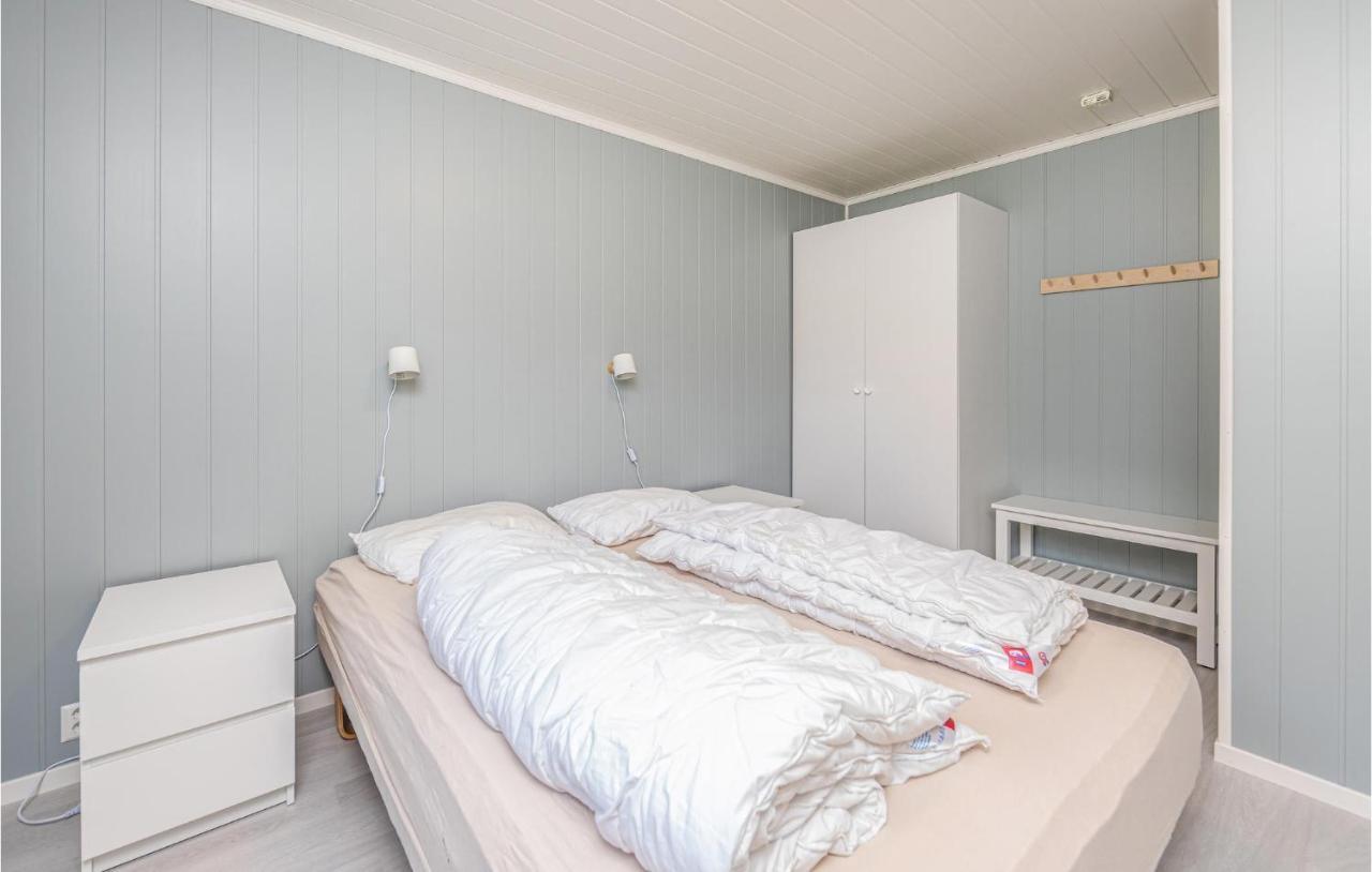 Cozy Home In Fjaerland With House A Mountain View Extérieur photo